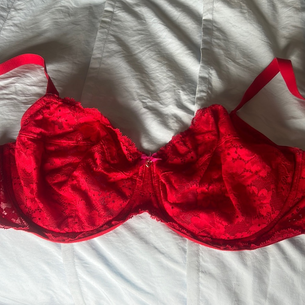 Unlined red Victoria’s Secret 38DDD